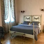 Demeure Saint Louis Historic Manor, 700m, Free Parking,a C,clim,wifi, View, Garden ベッド・アンド・ブレックファスト 4*