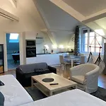 Bed & Breakfast Demeure Saint Louis Historic Manor, 700m, Free Parking,a C,clim,wifi, View, Garden