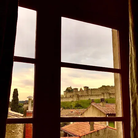 Bed and Breakfast Demeure Saint Louis Historic Manor, 700m, Free Parking,a C,clim,wifi, View, Garden 4*