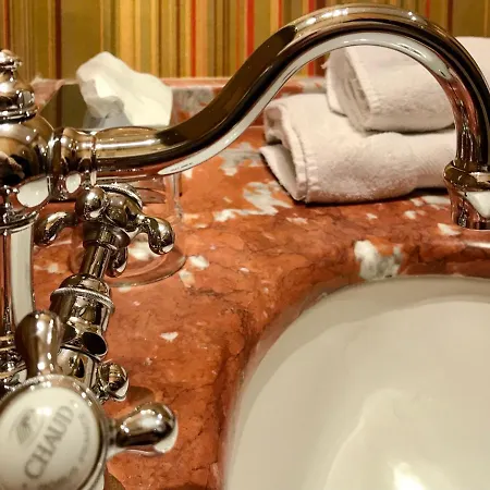 Bed & Breakfast Demeure Saint Louis Historic Manor, Air-conditioned, Free Private Parking, 700m, Wifi, View 4*