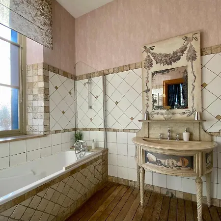 Bed & Breakfast Demeure Saint Louis Historic Manor, Air-Conditioned, Free Private Parking, City 700M, Wifi, View