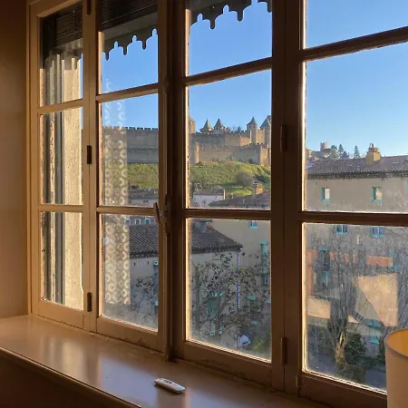 Demeure Saint Louis Historic Manor, 700m, Free Parking,a C,clim,wifi, View, Garden Bed and Breakfast