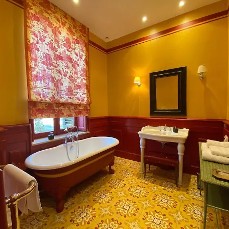 Bed and Breakfast Demeure Saint Louis Historic Manor, 700m, Free Parking,a C,clim,wifi, View, Garden 4*