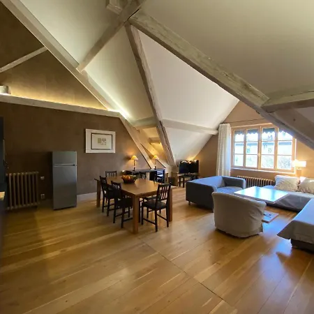 Demeure Saint Louis Historic Manor, 700m, Free Parking,a C,clim,wifi, View, Garden Bed and Breakfast