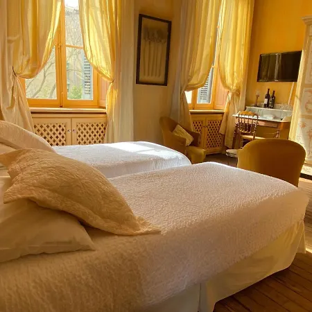 Demeure Saint Louis Historic Manor, City 700M, Parking,A C,Clim,Wifi, Heated Pool, City View Bed & Breakfast