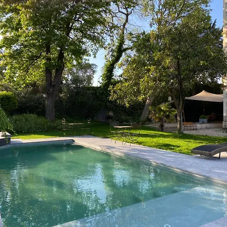 Demeure Saint Louis Historic Manor, City 700M, Parking,A C,Clim,Wifi, Heated Pool, City View Bed & Breakfast Carcassonne