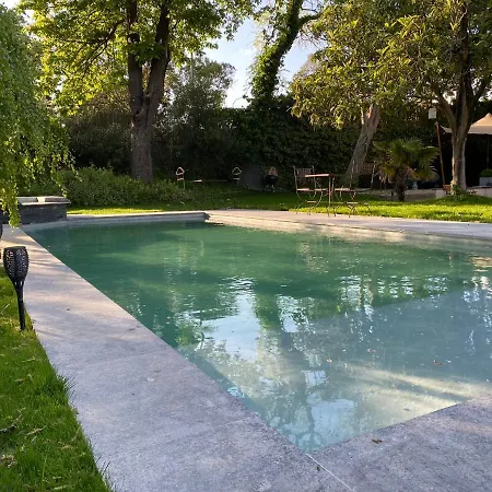 Demeure Saint Louis Historic Manor, City 700M, Parking,A C,Clim,Wifi, Heated Pool, City View
