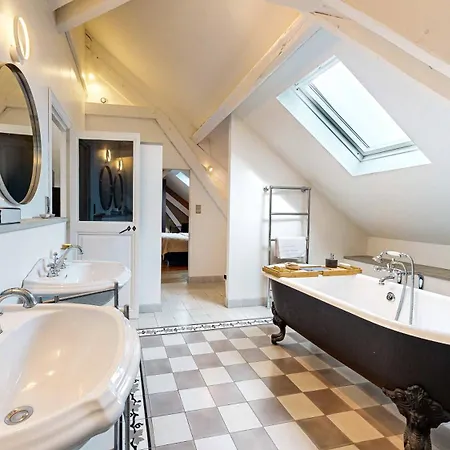 Bed and Breakfast Demeure Saint Louis Historic Manor, 700m, Free Parking,a C,clim,wifi, View, Garden Καρκασόν