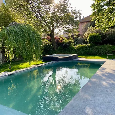 Demeure Saint Louis Historic Manor, 700m, Free Parking,a C,clim,wifi, View, Garden Bed and Breakfast 4*