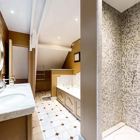 Demeure Saint Louis Historic Manor, 700m, Free Parking,a C,clim,wifi, View, Garden 4*