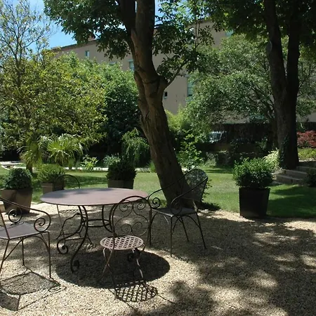 Demeure Saint Louis Historic Manor, 700m, Free Parking,a C,clim,wifi, View, Garden Bed and Breakfast 4*