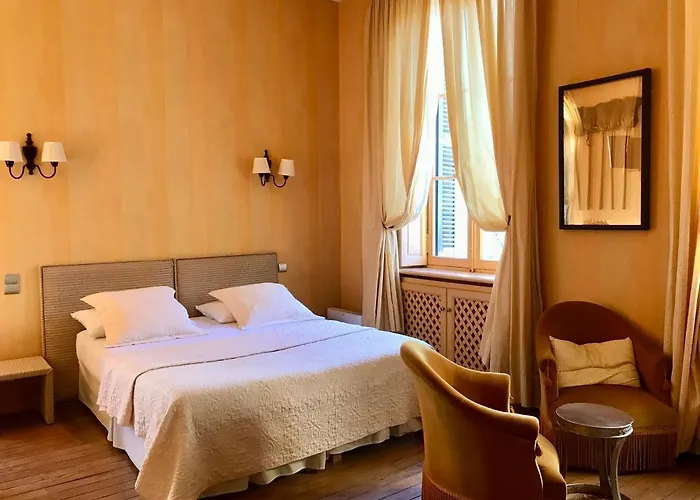 Oda ve Kahvaltı Demeure Saint Louis Historic Manor, 700m, Free Parking,a C,clim,wifi, View, Garden