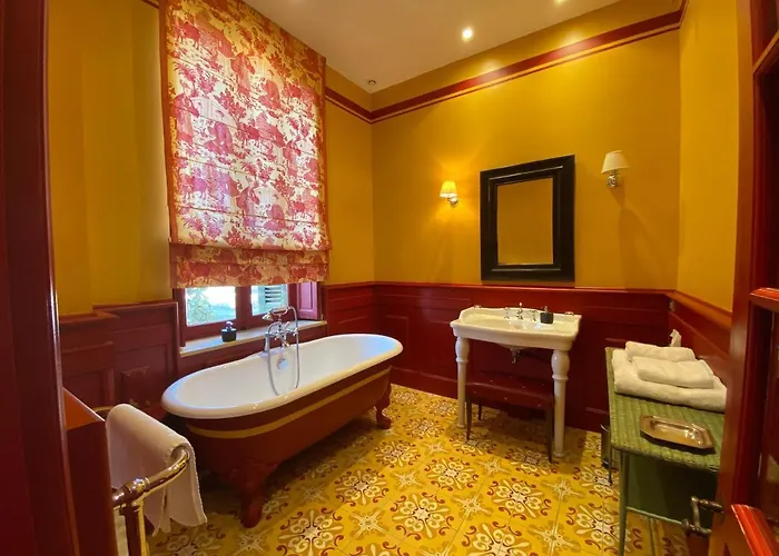Alojamento de Acomodação e Pequeno-almoço Demeure Saint Louis Historic Manor, 700m, Free Parking,a C,clim,wifi, View, Garden 4*
