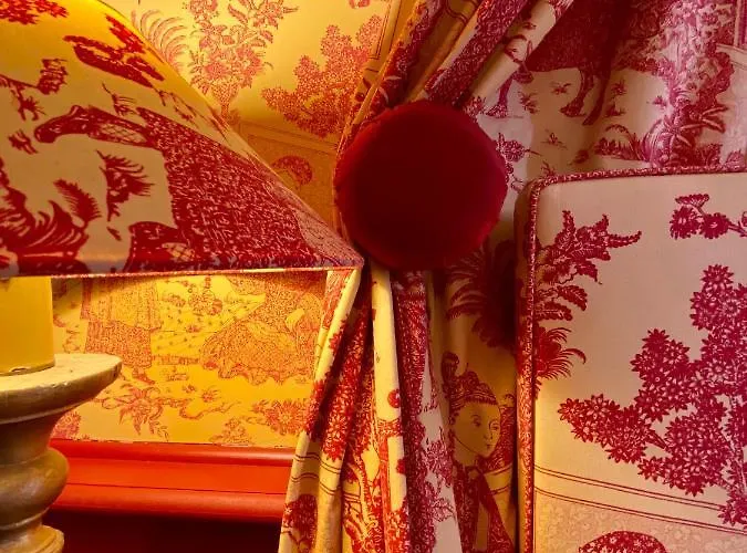 Demeure Saint Louis Historic Manor, 700m, Free Parking,a C,clim,wifi, View, Garden Oda ve Kahvaltı Carcassonne