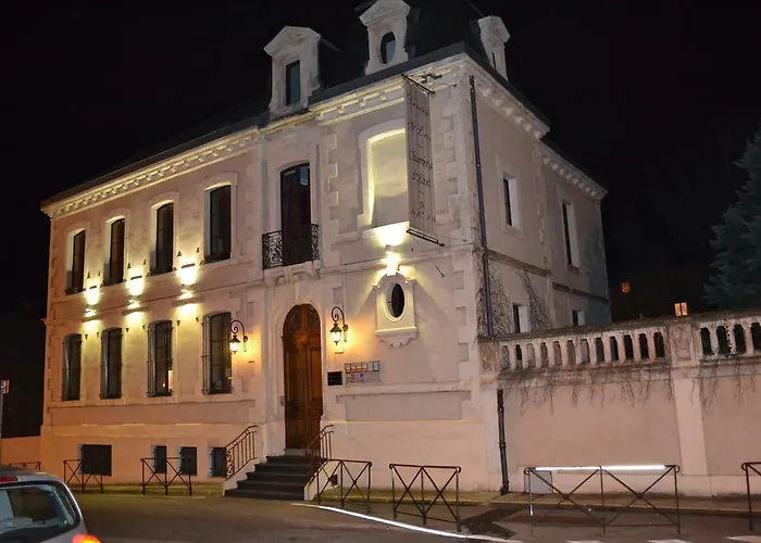 Oda ve Kahvaltı Demeure Saint Louis Historic Manor, 700m, Free Parking,a C,clim,wifi, View, Garden