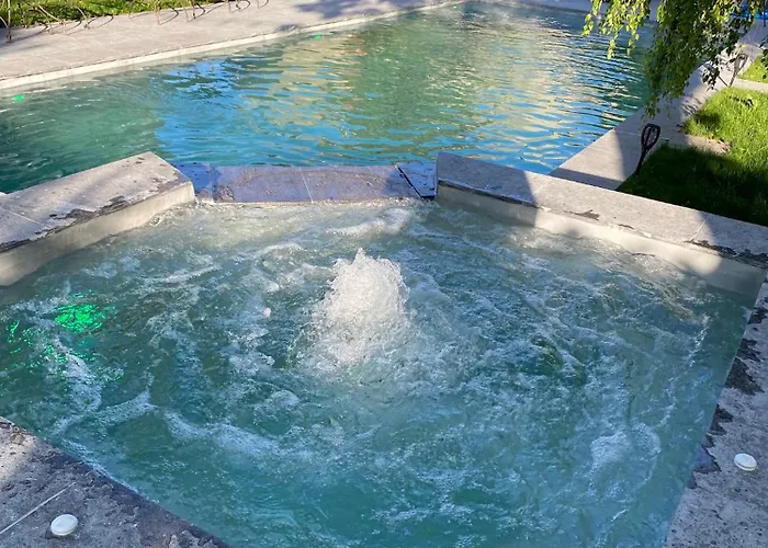 Demeure Saint Louis Historic Manor, 700m, Free Parking,a C,clim,wifi, View, Garden 4* Carcassonne