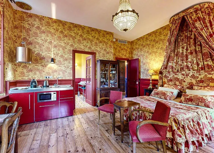 Demeure Saint Louis Historic Manor, 700m, Free Parking,a C,clim,wifi, View, Garden Oda ve Kahvaltı