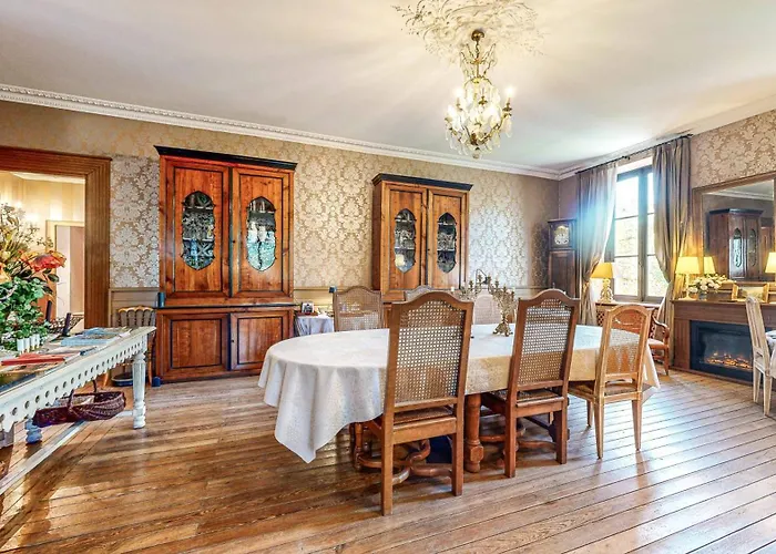 Alojamento de Acomodação e Pequeno-almoço Demeure Saint Louis Historic Manor, 700m, Free Parking,a C,clim,wifi, View, Garden