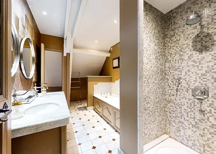 Demeure Saint Louis Historic Manor, 700m, Free Parking,a C,clim,wifi, View, Garden 4*