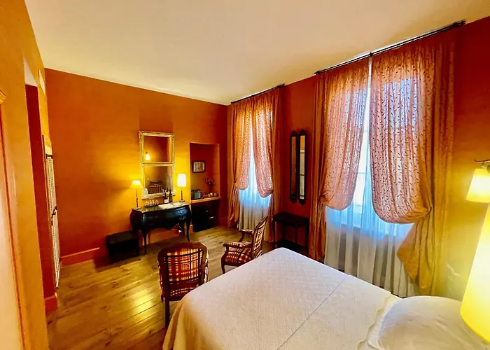 Demeure Saint Louis Historic Manor, 700m, Free Parking,a C,clim,wifi, View, Garden Carcassonne